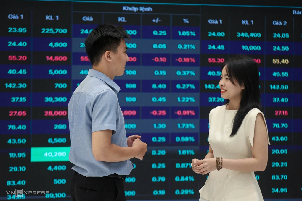 Loạt doanh nghiệp trả cổ tức tiền mặt cao hơn lãi tiết kiệm ngân hàng