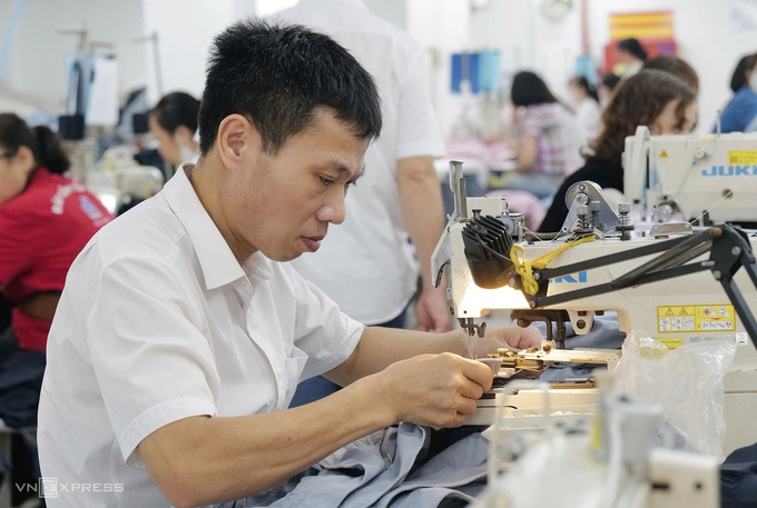 Đề xuất hai phương án lương tối thiểu vùng từ 1/1/2027